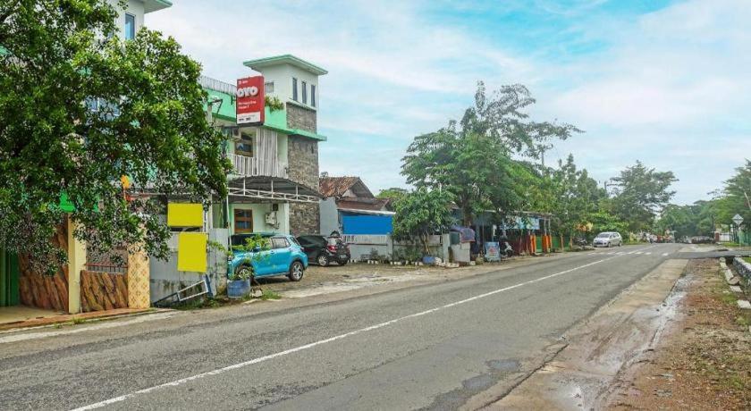 Reddoorz At Guesthouse Oemah Opa Metro Lampung Bagian luar foto