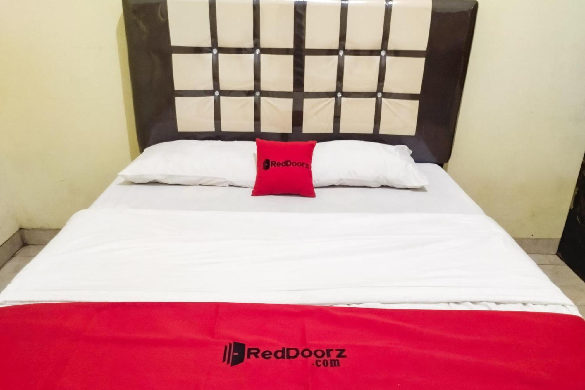 Reddoorz At Guesthouse Oemah Opa Metro Lampung Bagian luar foto